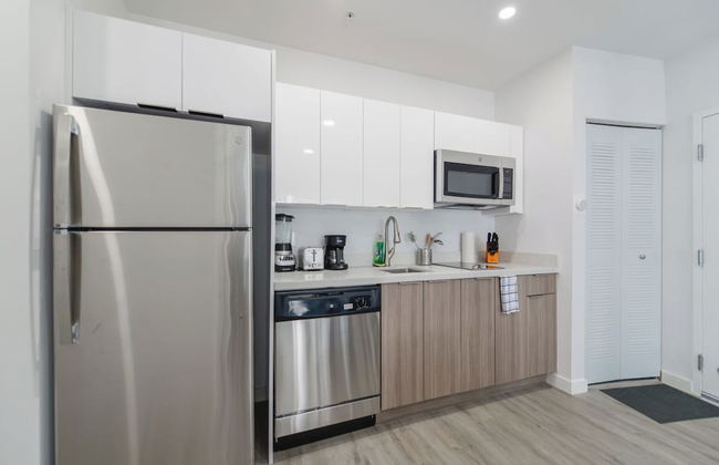 1BR Condo wRooftop Pool at Wynwood - Photo 8