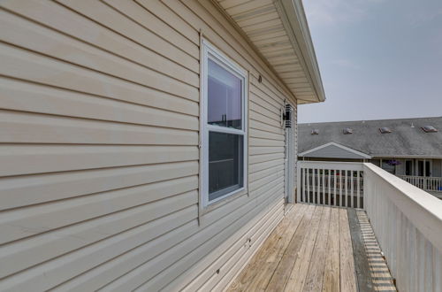 Photo 5 - Sunny Seaside Heights Retreat: Walkable Location