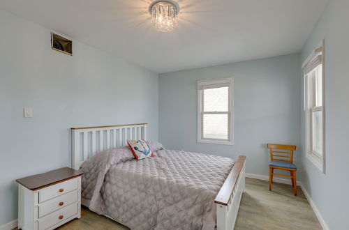 Photo 3 - Sunny Seaside Heights Retreat: Walkable Location