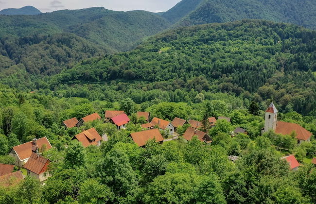 Charming Holiday House in Velika Lesnica - Foto 26