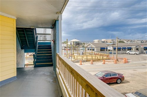 Foto 20 - Carolina Beach Haven w/ Private Balcony
