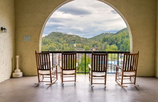 Photo 3 - Charming Gatlinburg Condo - Walk to Downtown