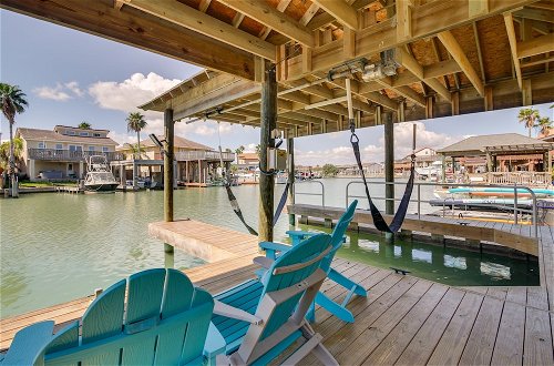 Foto 1 - Waterfront Port Isabel Home w/ Private Boat Dock