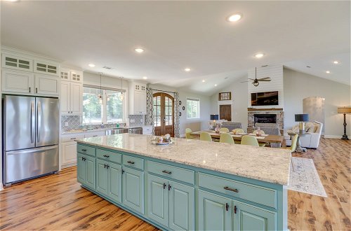 Foto 3 - Family-friendly Edgemont Home w/ Deck & Lake Views