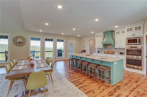 Photo 23 - Family-friendly Edgemont Home w/ Deck & Lake Views