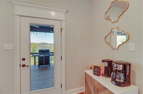 Foto 6 - Family-friendly Edgemont Home w/ Deck & Lake Views