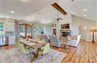 Foto 2 - Family-friendly Edgemont Home w/ Deck & Lake Views