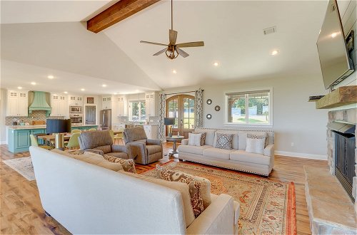 Foto 33 - Family-friendly Edgemont Home w/ Deck & Lake Views