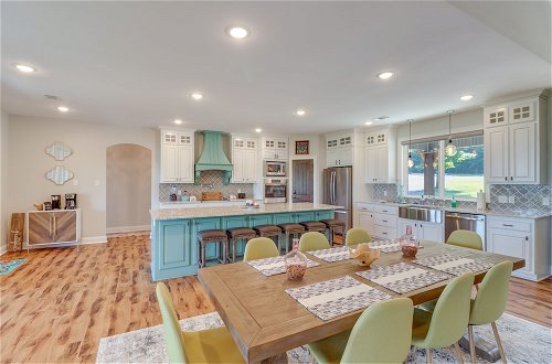Foto 21 - Family-friendly Edgemont Home w/ Deck & Lake Views