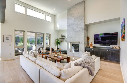 Foto 1 - Modern Bend Home w/ Private Hot Tub & Fireplace