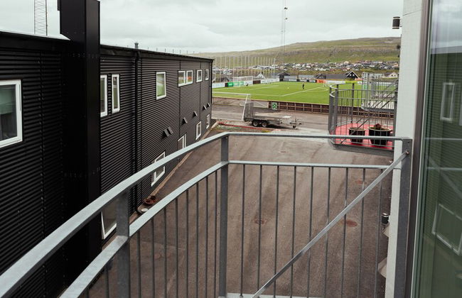 Delightful 2 Bedroom Apt | Balcony | Parking - Photo 11