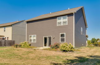 Photo 3 - Spacious Camby Home w/ Community Pool + Park