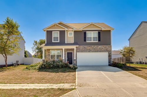 Photo 7 - Spacious Camby Home w/ Community Pool + Park