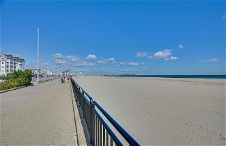 Photo 2 - Cozy Hampton Vacation Rental, Walk to Beach