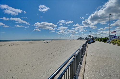 Photo 3 - Cozy Hampton Vacation Rental, Walk to Beach