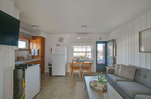 Photo 7 - Cozy Hampton Vacation Rental, Walk to Beach