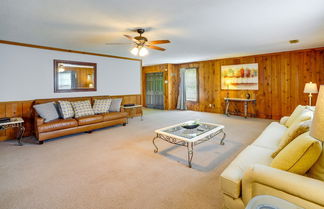 Photo 1 - Pet-friendly Hollywood Cabin Apartment Near Lake