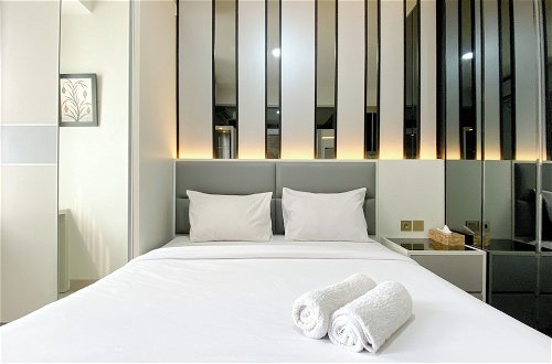 Foto 1 - Best Deal And Cozy Studio Room Transpark Cibubur Apartment