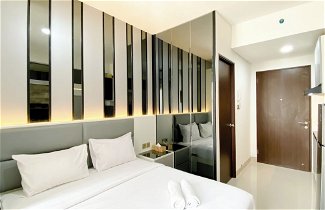Foto 3 - Best Deal And Cozy Studio Room Transpark Cibubur Apartment