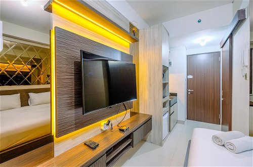 Foto 19 - Warm And Minimalist Studio Room Transpark Cibubur Apartment