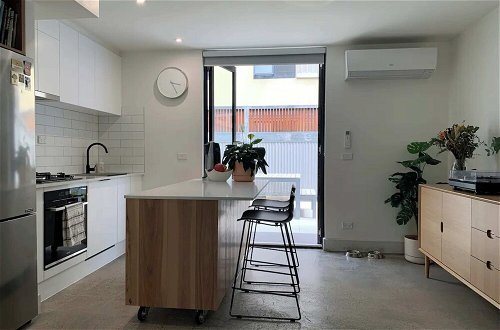 Photo 6 - Beautiful 1-bedroom Townhouse in Northcote
