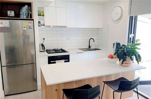 Photo 3 - Beautiful 1-bedroom Townhouse in Northcote