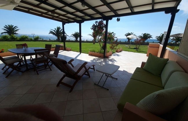 Stunning Beachfront Villa for Rent - Foto 26