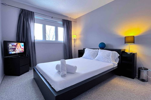 Photo 11 - Spacious Family Home Close To Downtown With King Bed Num1