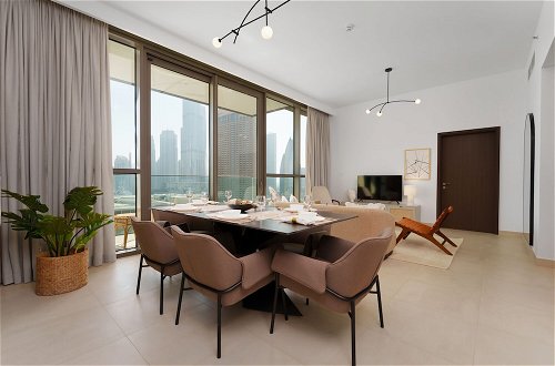 Photo 16 - Maison Privee - Luxury Apt with Burj Khalifa Vw & Direct Mall Access