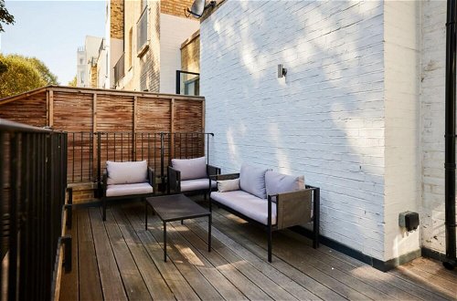 Photo 27 - The Chelsea Wonder - Spacious 3bdr Flat With Terrace Garden