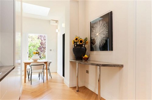 Photo 22 - The Chelsea Wonder - Spacious 3bdr Flat With Terrace Garden