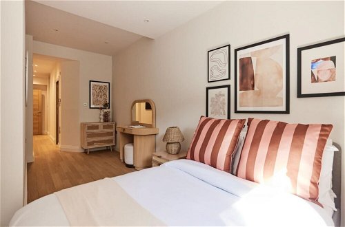Photo 5 - The Chelsea Wonder - Spacious 3bdr Flat With Terrace Garden