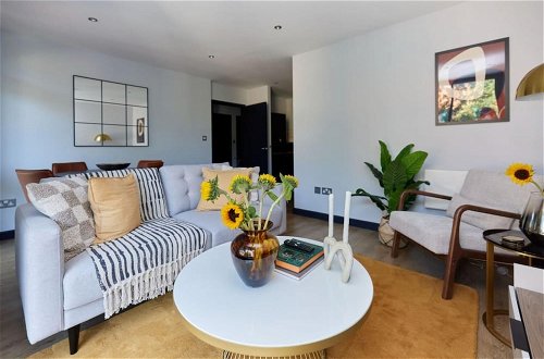 Photo 9 - The Whitechapel Place - Stunning 2bdr Flat With Balcony