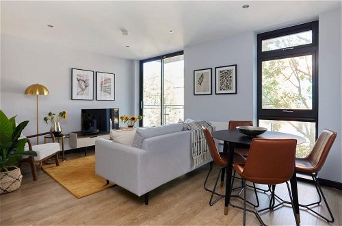 Foto 10 - The Whitechapel Place - Stunning 2bdr Flat With Balcony