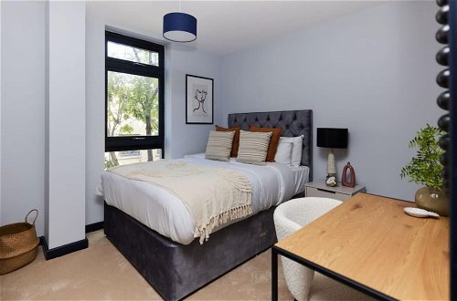 Photo 4 - The Whitechapel Place - Stunning 2bdr Flat With Balcony