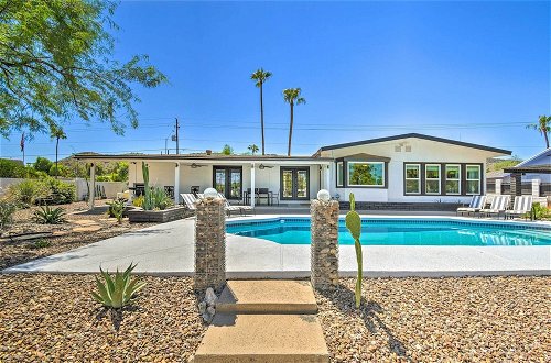 Foto 36 - Modern Phoenix Home: Poolside Family Retreat