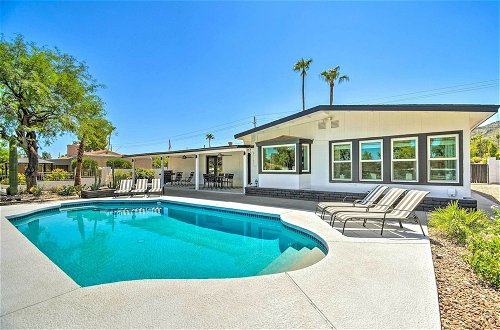 Foto 30 - Modern Phoenix Home: Poolside Family Retreat