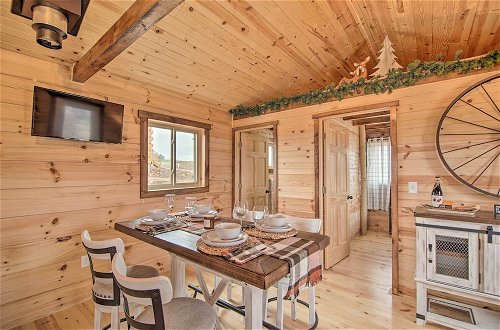Foto 4 - Quiet Farmhouse-style Cabin w/ Front Porch