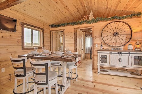 Foto 25 - Quiet Farmhouse-style Cabin w/ Front Porch