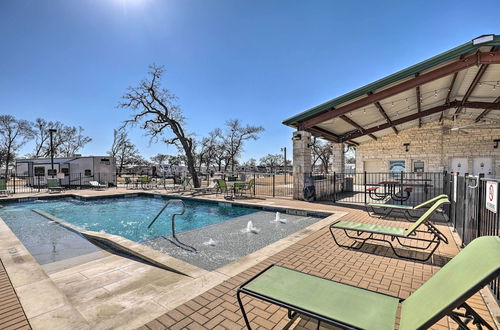 Photo 7 - Upscale Tiny Home - Boho-chic Austin Getaway