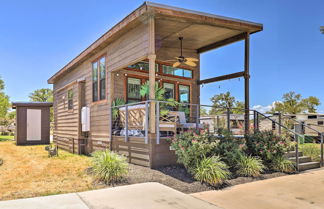 Foto 1 - Upscale Tiny Home - Boho-chic Austin Getaway