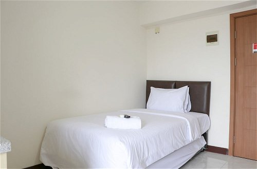 Foto 1 - Simple And Enjoy Living Studio Room At Cinere Resort Apartment