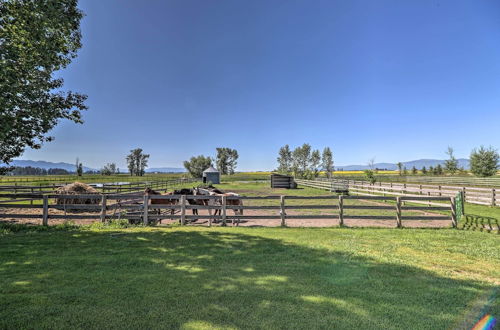 Photo 30 - Stunning Cottage on 30-acre Farm: Fire Pit