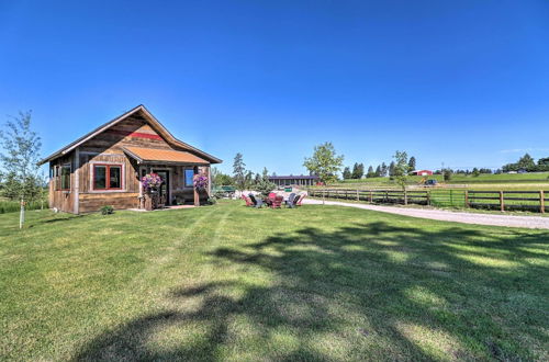 Photo 15 - Stunning Cottage on 30-acre Farm: Fire Pit