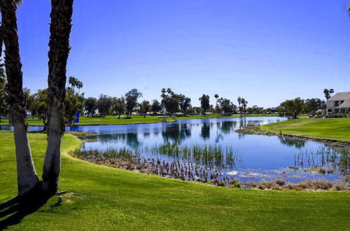 Foto 12 - Sleek Rancho Mirage Villa: Patio, Pool, Golf