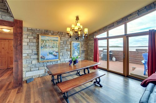 Foto 7 - Prairie-style Home on Garden Bay w/ Deck + Hot Tub