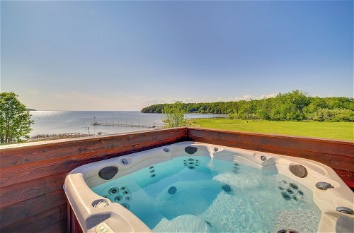 Foto 31 - Prairie-style Home on Garden Bay w/ Deck + Hot Tub