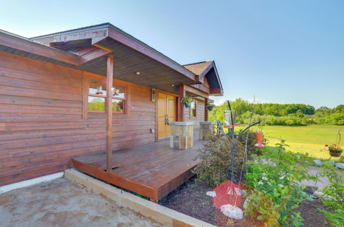 Photo 26 - Prairie-style Home on Garden Bay w/ Deck + Hot Tub