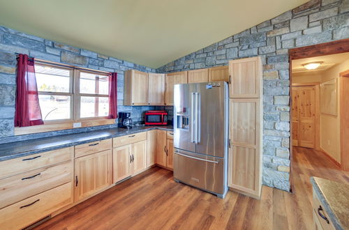 Photo 16 - Prairie-style Home on Garden Bay w/ Deck + Hot Tub