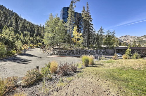 Photo 13 - Ski-in/out Squaw Valley Condo: Year-round Retreat